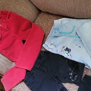 Bundle of 3 pairs of paints